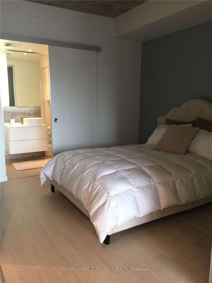 383 Sorauren Avenue, Unit 413 thumbnail 9