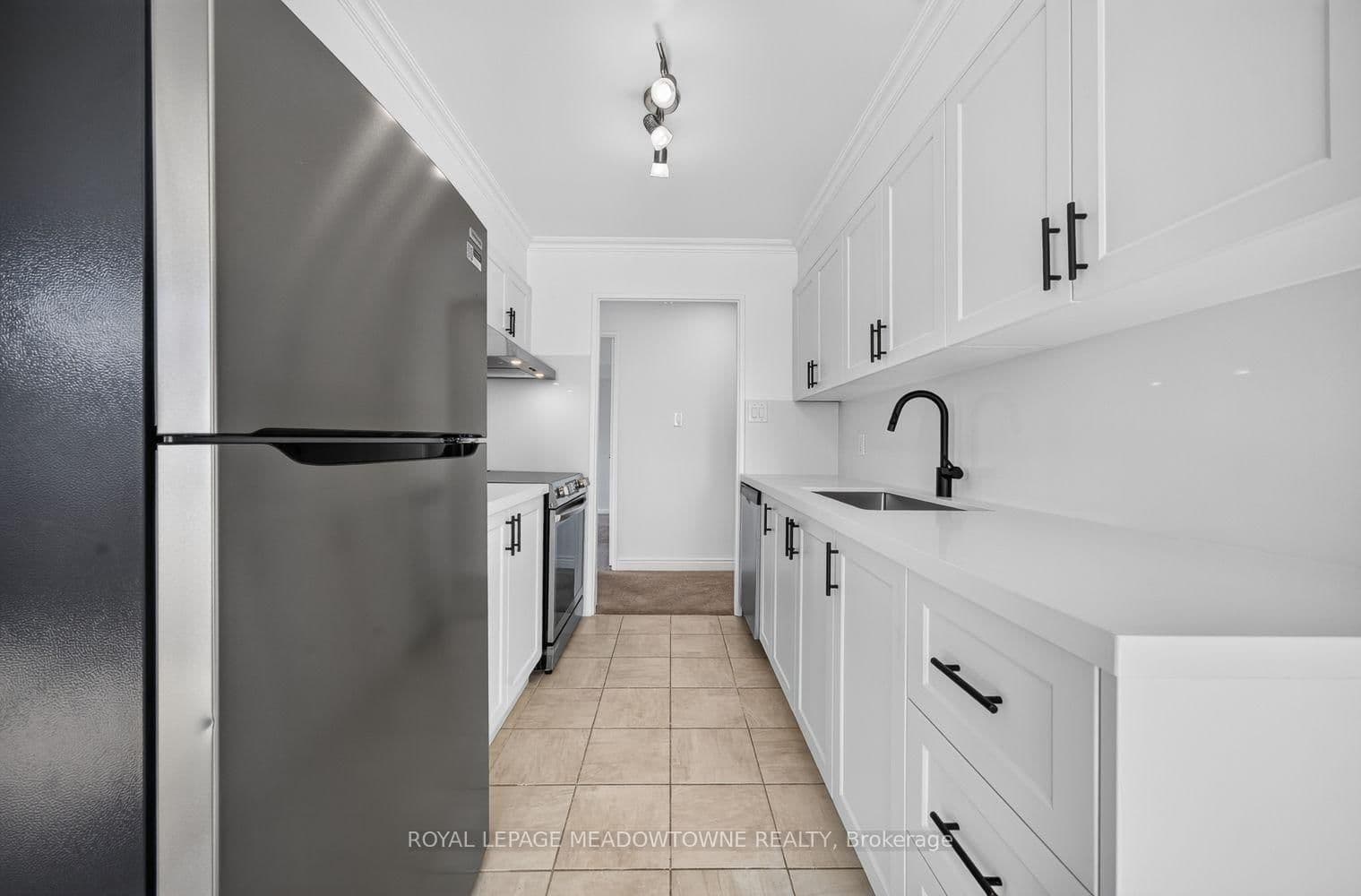 1580 Mississauga Valley Boulevard, Unit 1501 thumbnail 16
