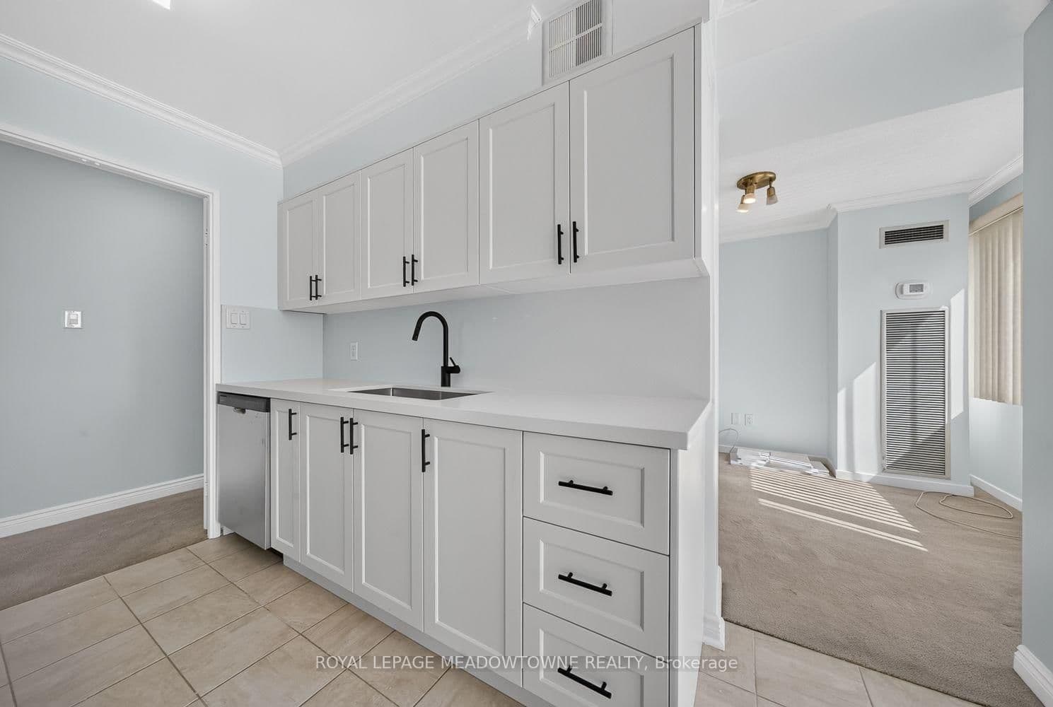 1580 Mississauga Valley Boulevard, Unit 1501 thumbnail 17
