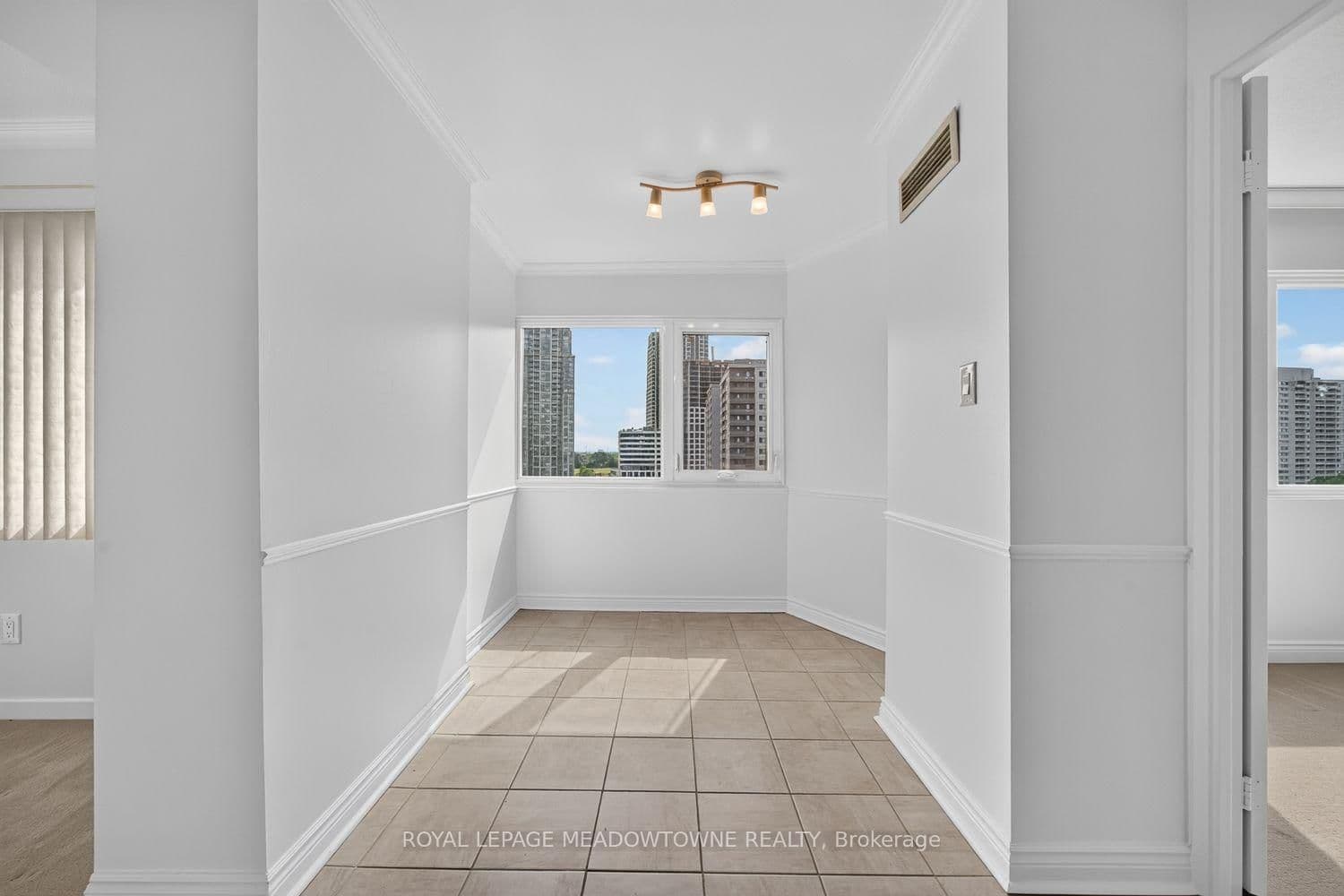 1580 Mississauga Valley Boulevard, Unit 1501 thumbnail 21