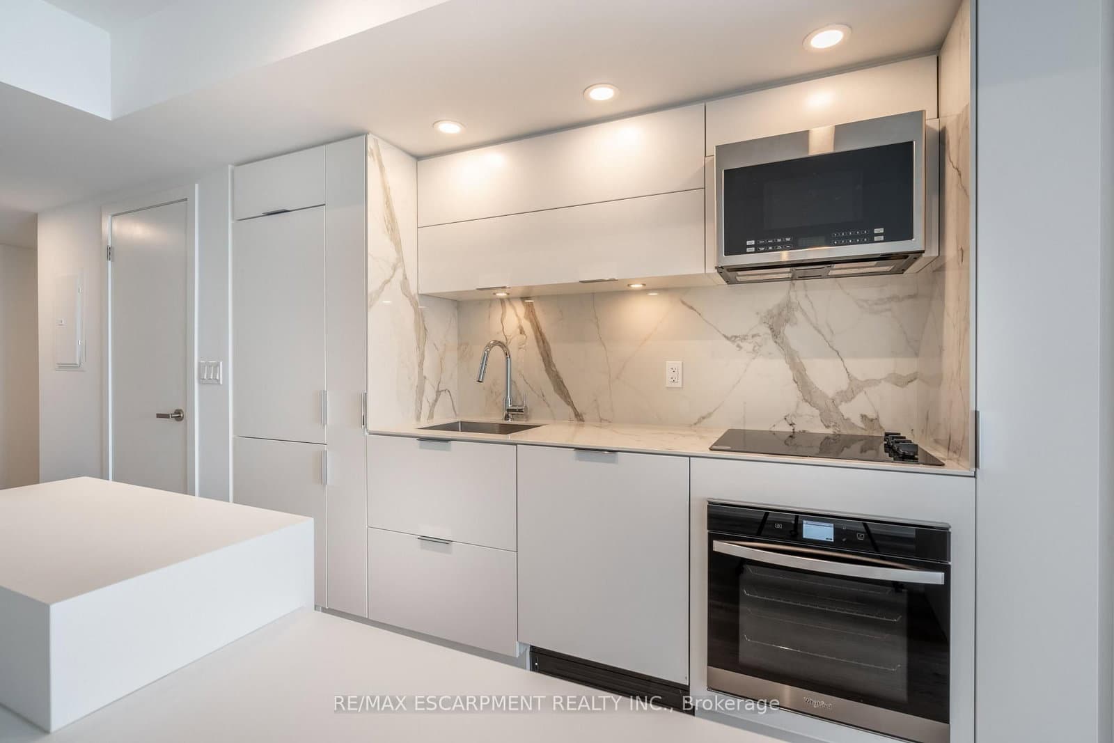 370 Martha Street, Unit 309 thumbnail 10