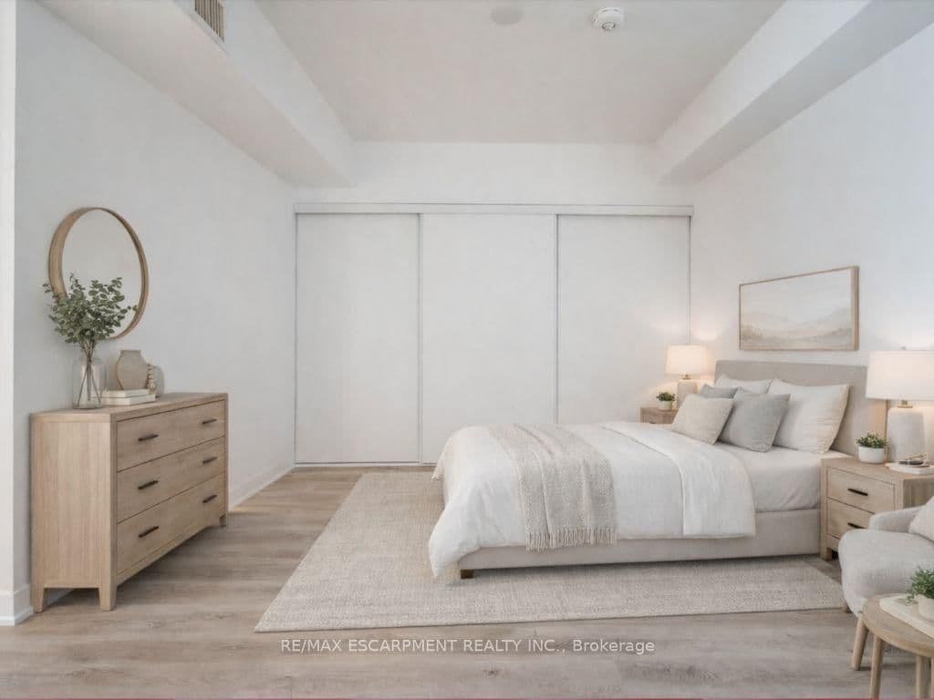 370 Martha Street, Unit 309 thumbnail 12