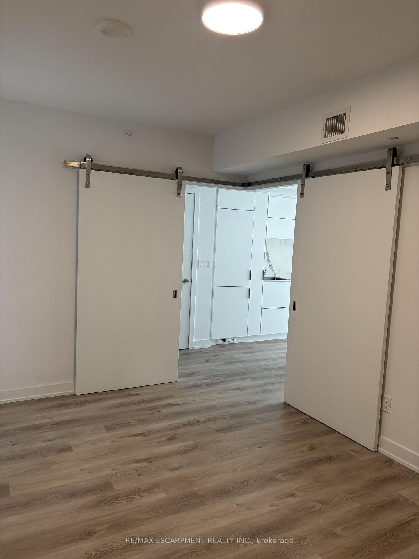 370 Martha Street, Unit 309 thumbnail 13