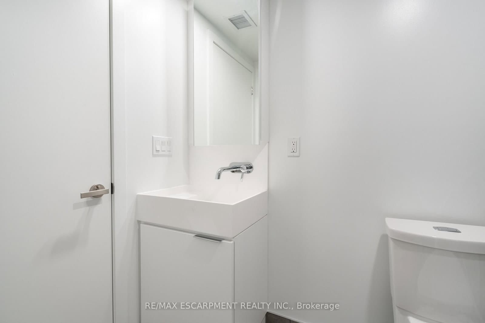 370 Martha Street, Unit 309 thumbnail 14