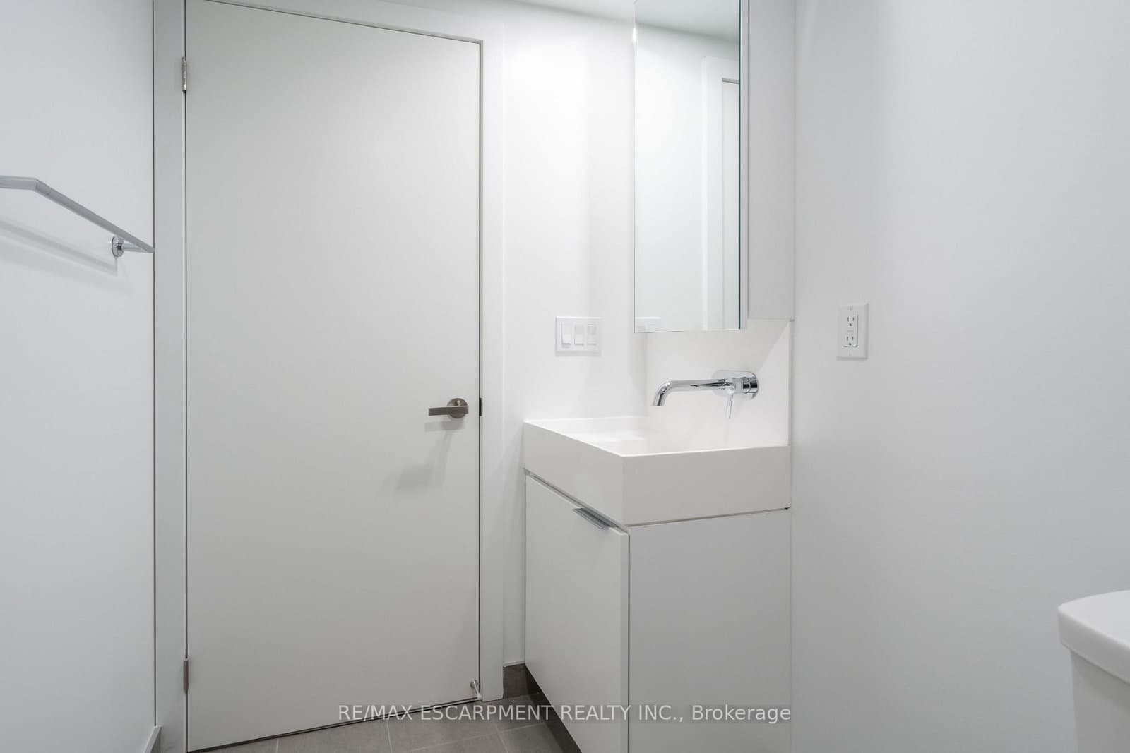 370 Martha Street, Unit 309 thumbnail 16