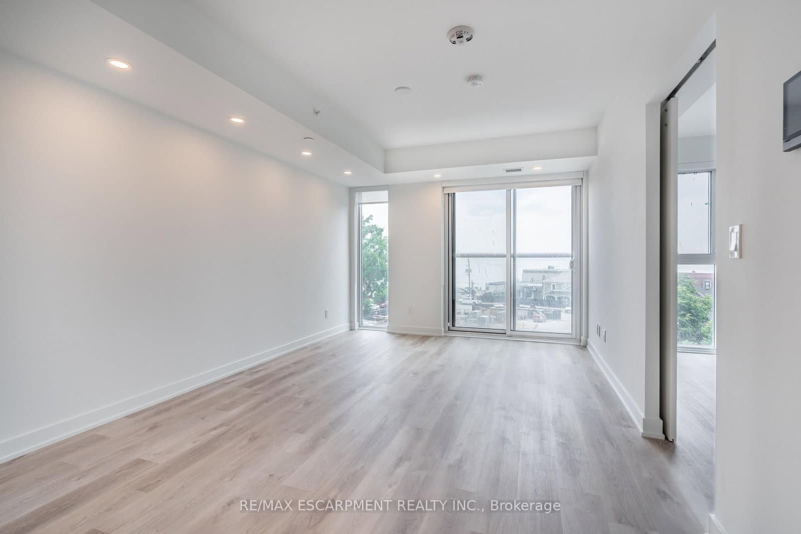 370 Martha Street, Unit 309 thumbnail 17