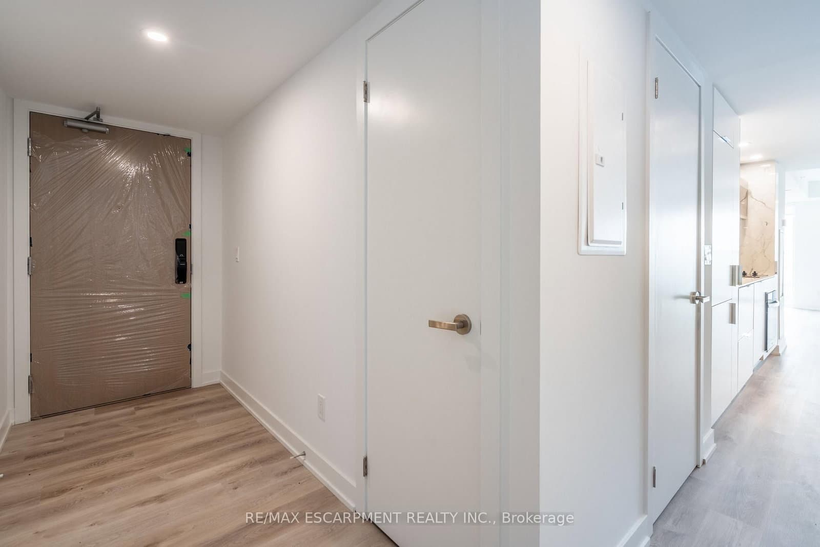 370 Martha Street, Unit 309 thumbnail 2