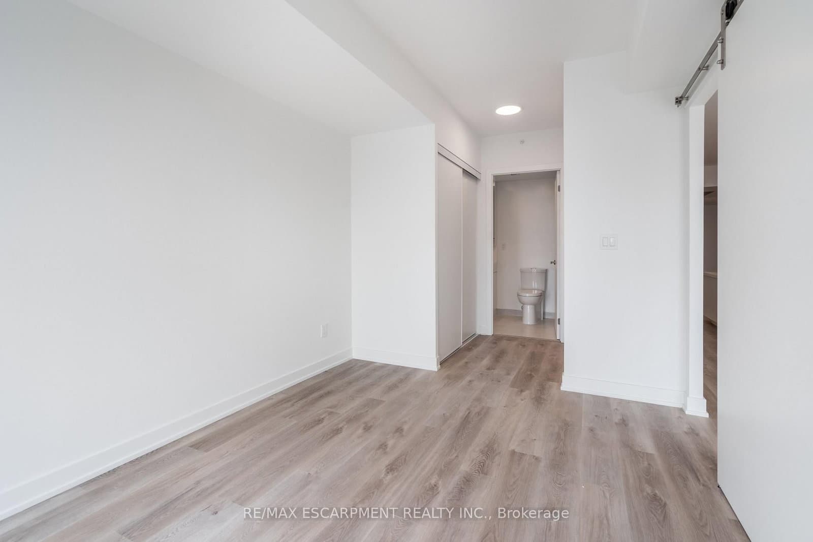370 Martha Street, Unit 309 thumbnail 21