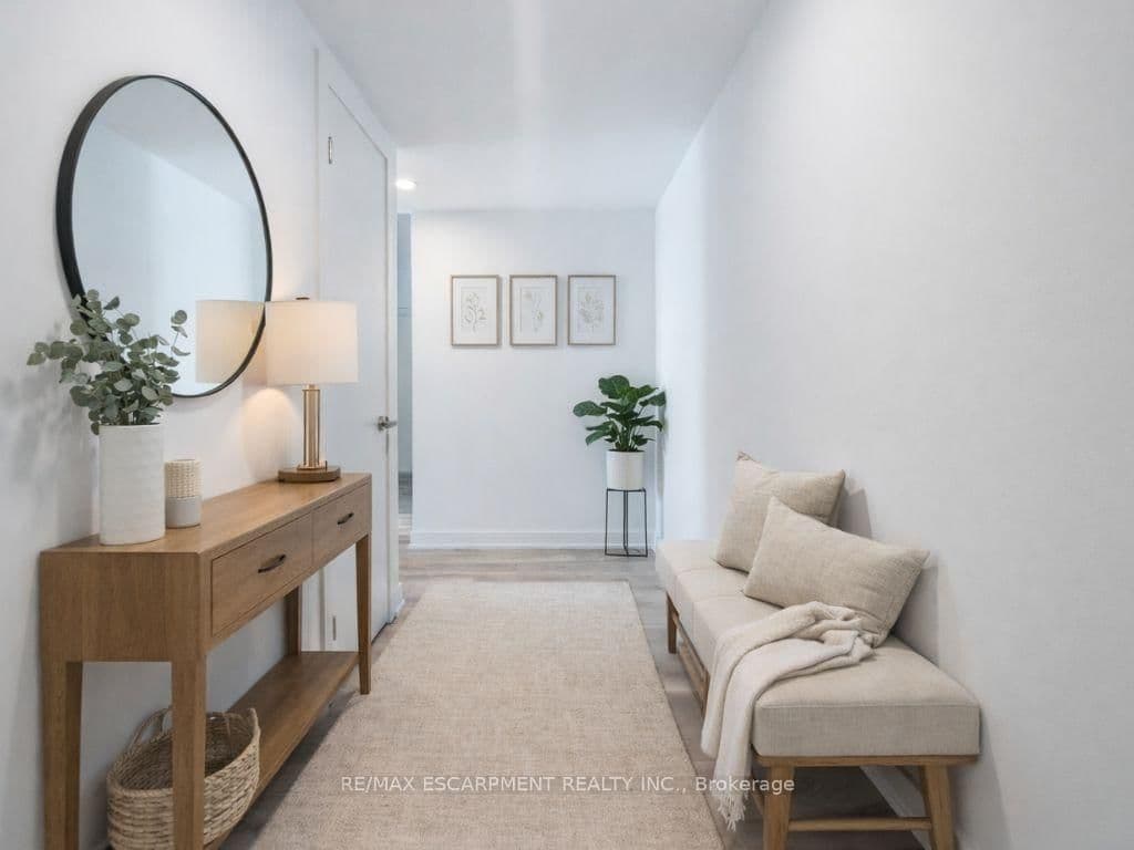 370 Martha Street, Unit 309 thumbnail 4