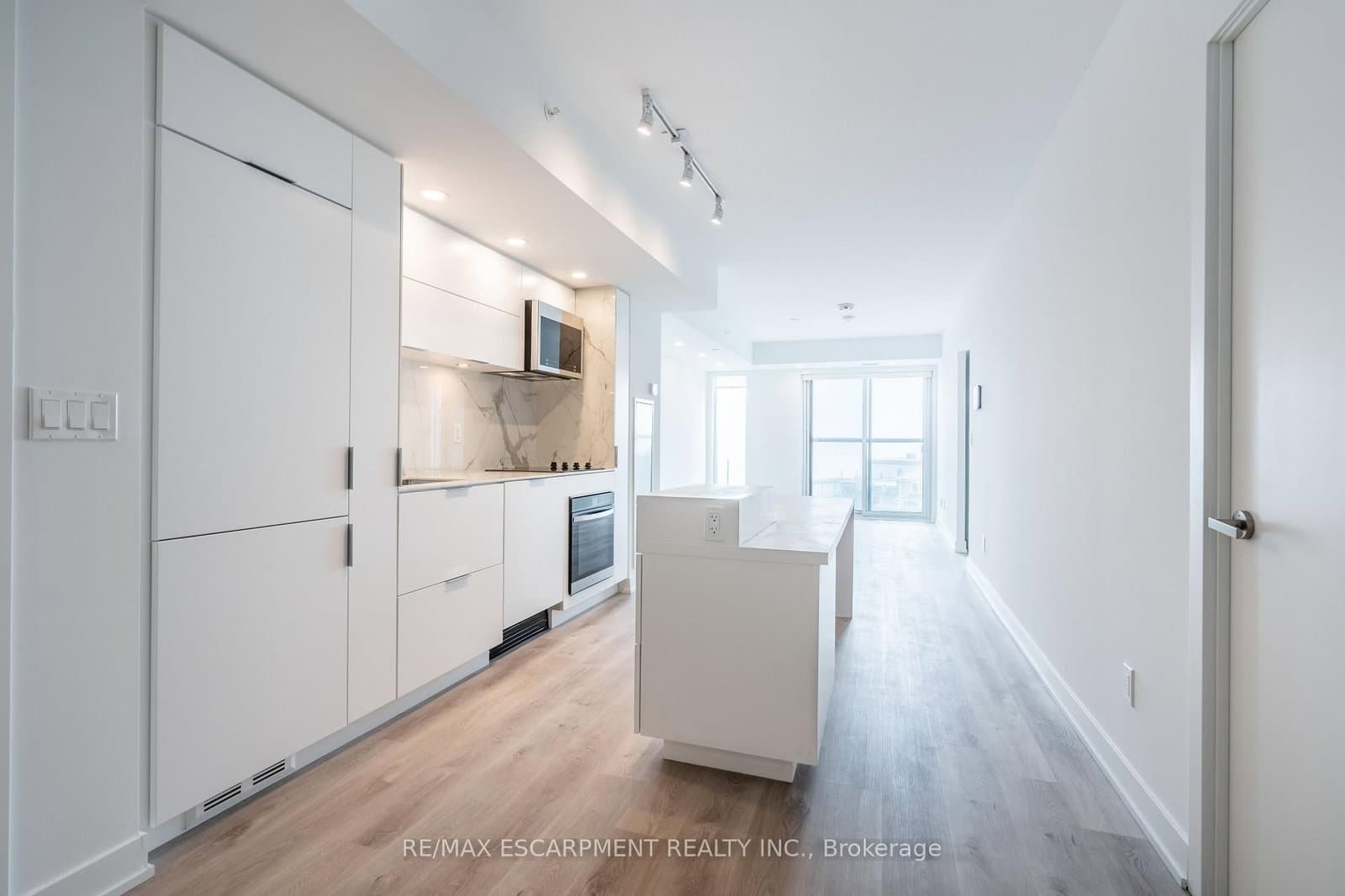 370 Martha Street, Unit 309 thumbnail 6