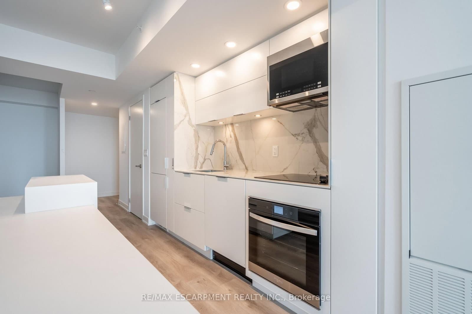 370 Martha Street, Unit 309 thumbnail 9