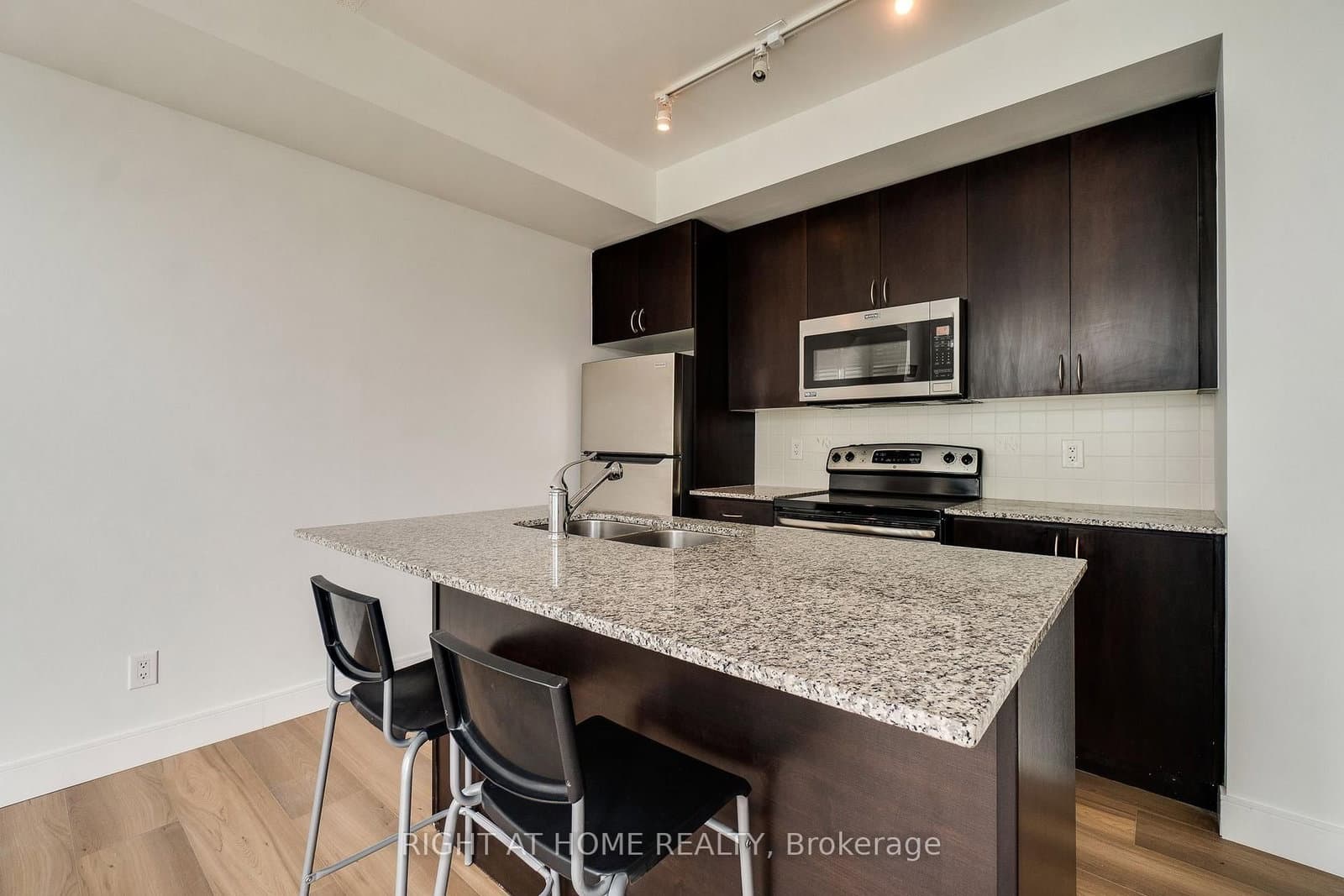 223 Webb Drive, Unit 2702 thumbnail 11
