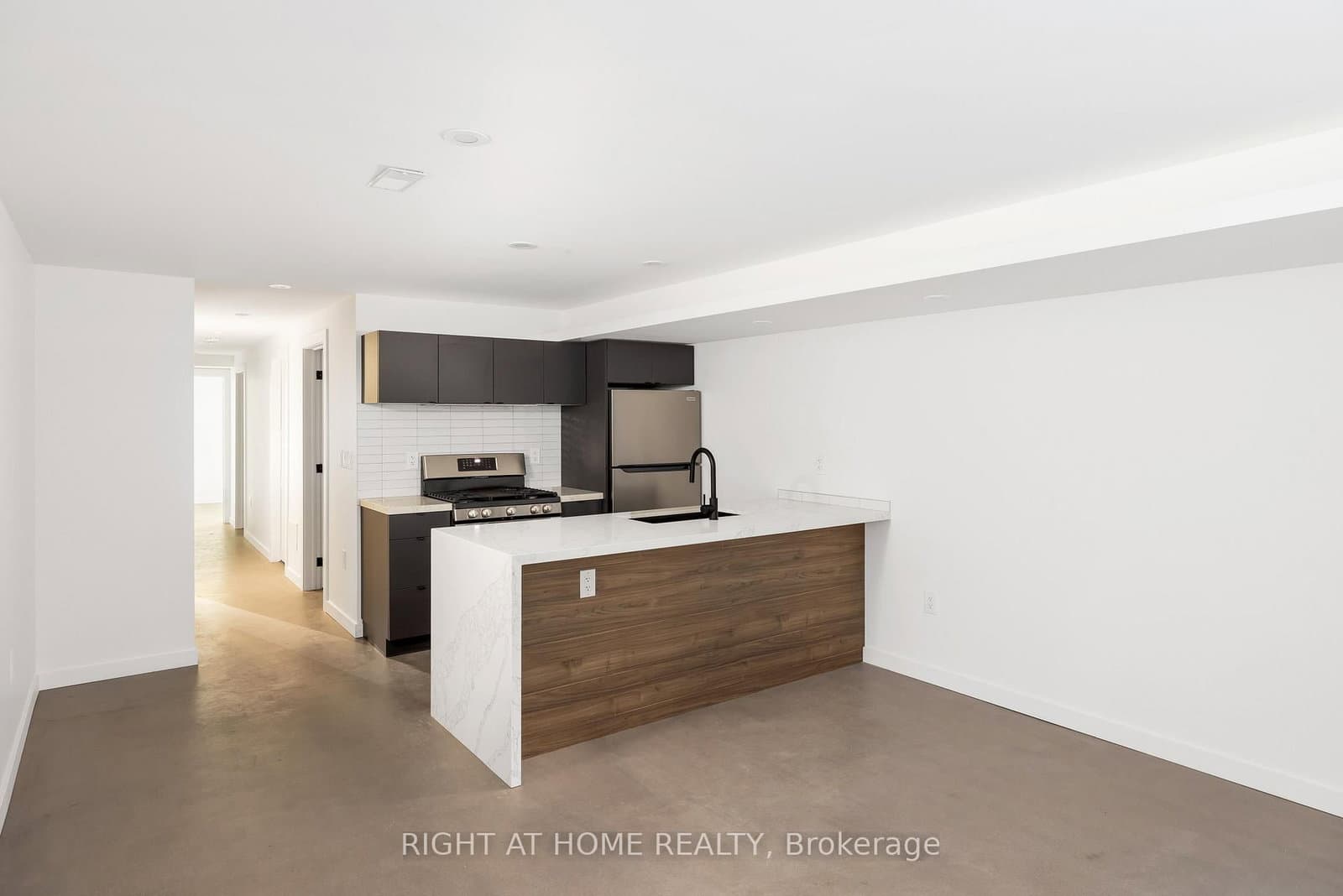 86 Lansdowne Avenue, Unit Unit #4 thumbnail 3