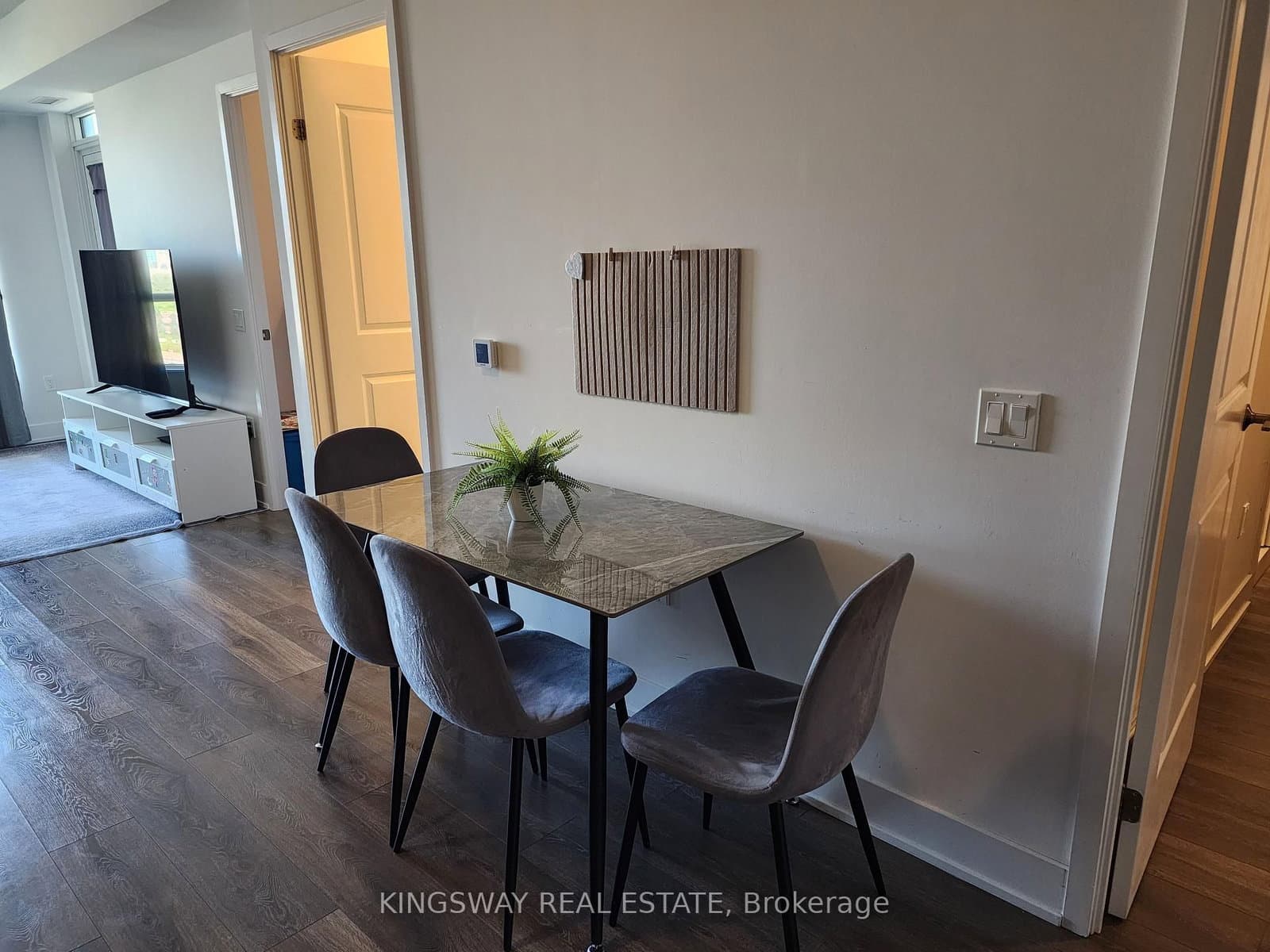 202 Burnhamthorpe Road E, Unit 1207W thumbnail 11