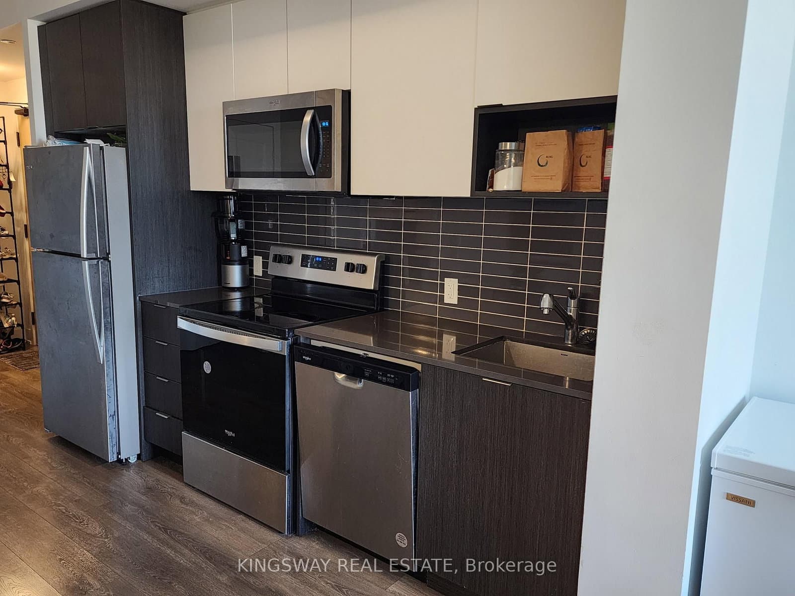 202 Burnhamthorpe Road E, Unit 1207W thumbnail 12