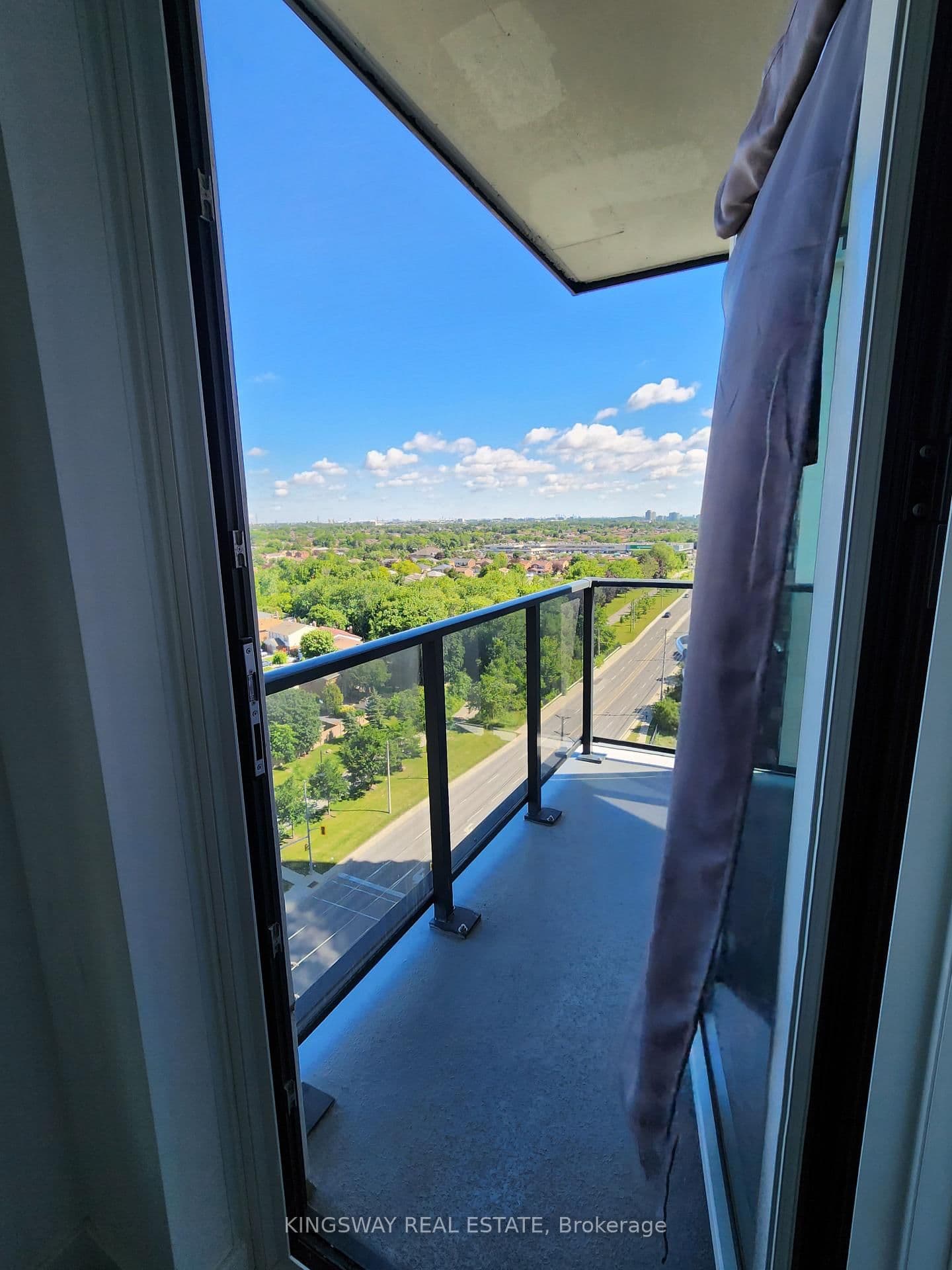 202 Burnhamthorpe Road E, Unit 1207W thumbnail 19