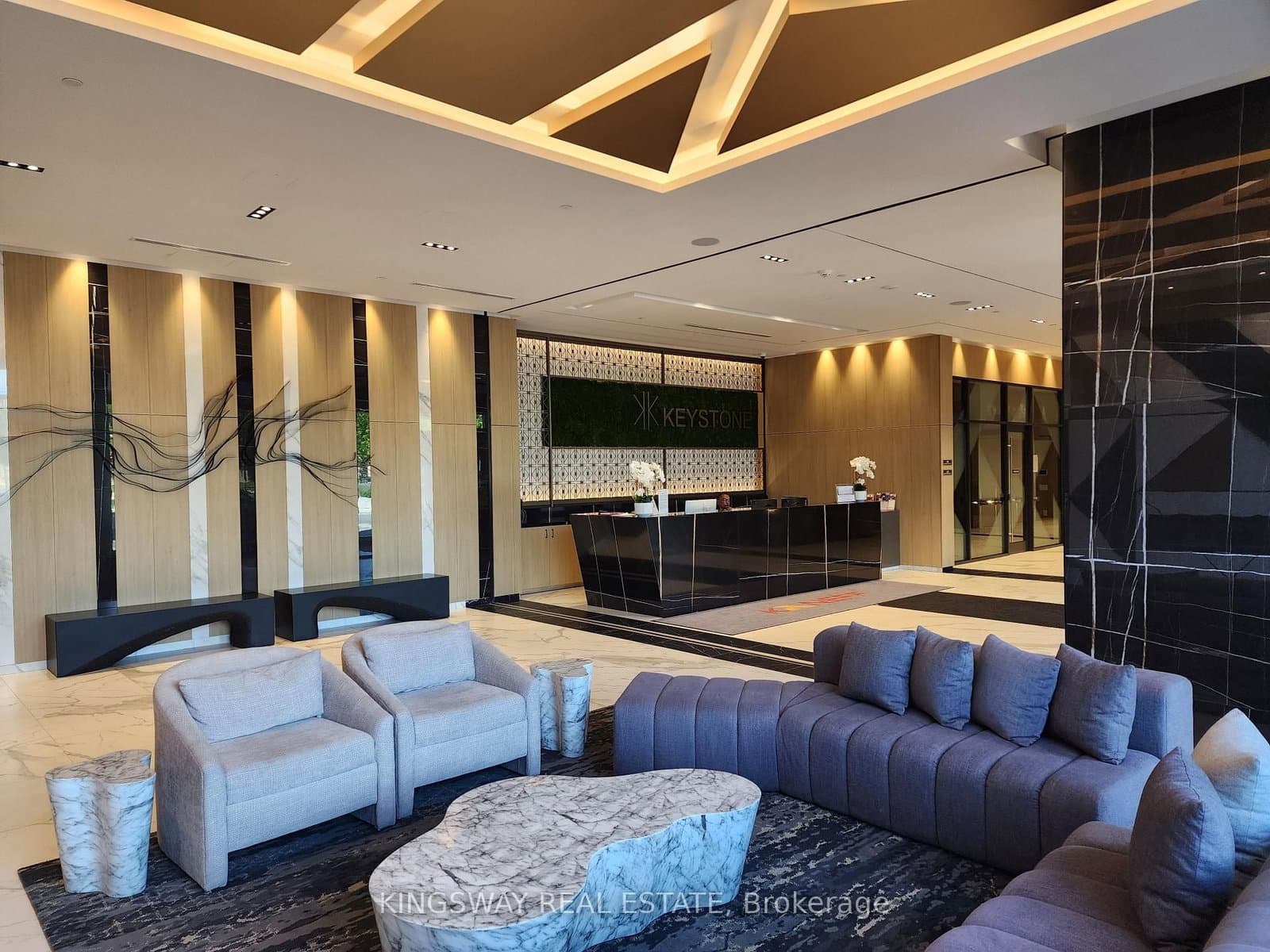 202 Burnhamthorpe Road E, Unit 1207W thumbnail 2