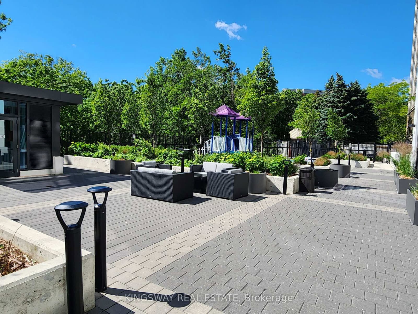 202 Burnhamthorpe Road E, Unit 1207W thumbnail 5