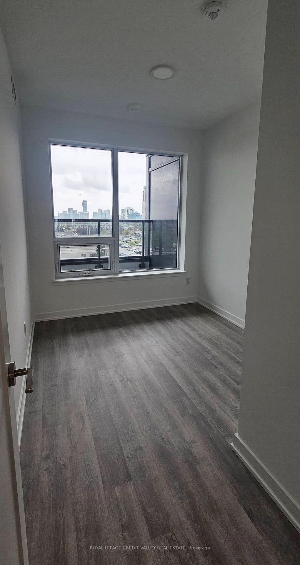 5105 Hurontario Street, Unit 529 thumbnail 10