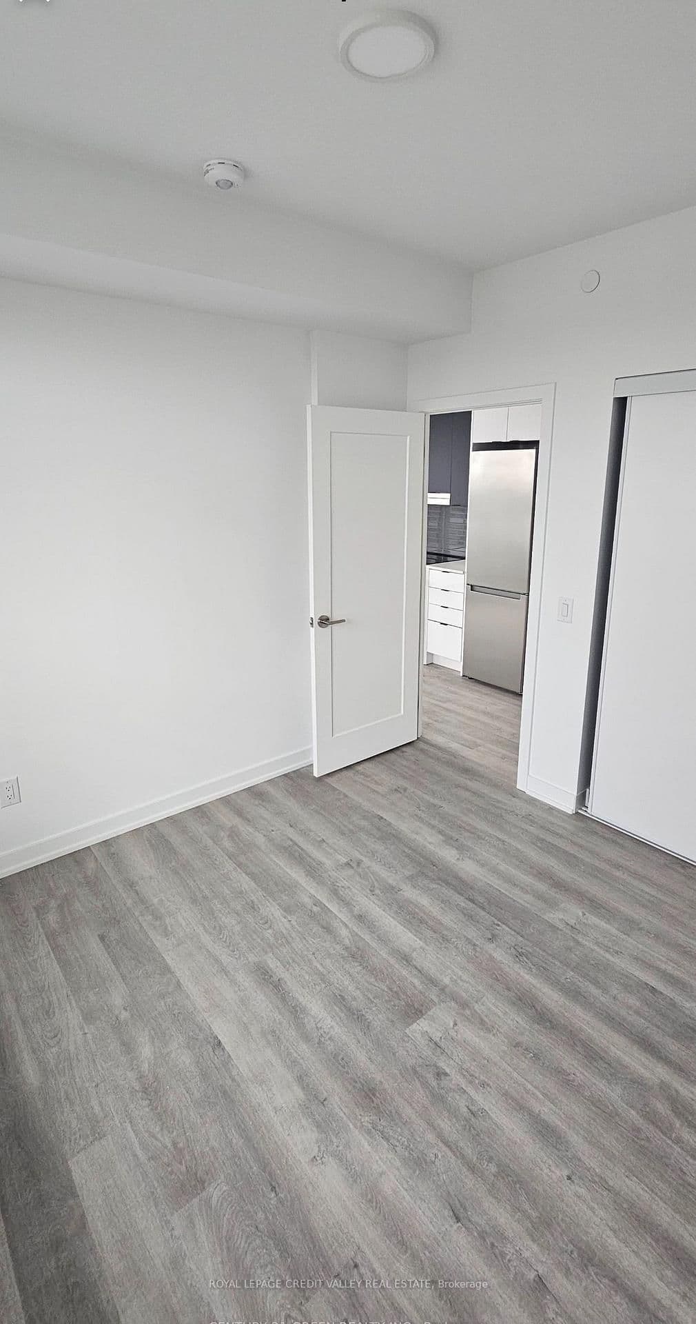 5105 Hurontario Street, Unit 529 thumbnail 12