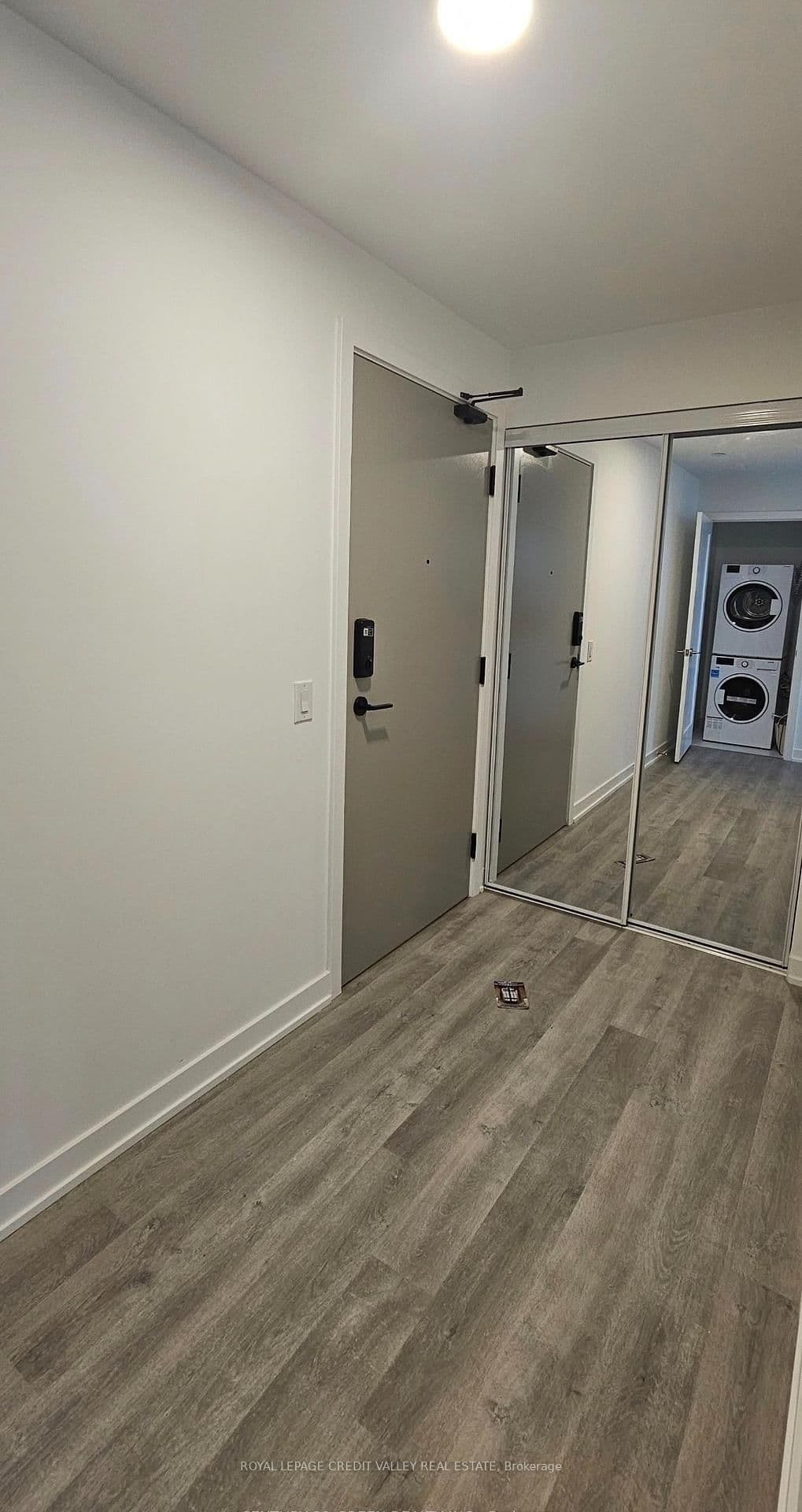 5105 Hurontario Street, Unit 529 thumbnail 6