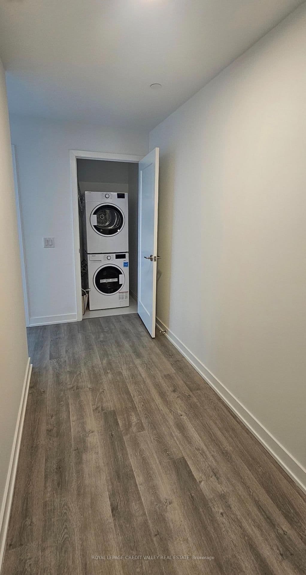 5105 Hurontario Street, Unit 529 thumbnail 7