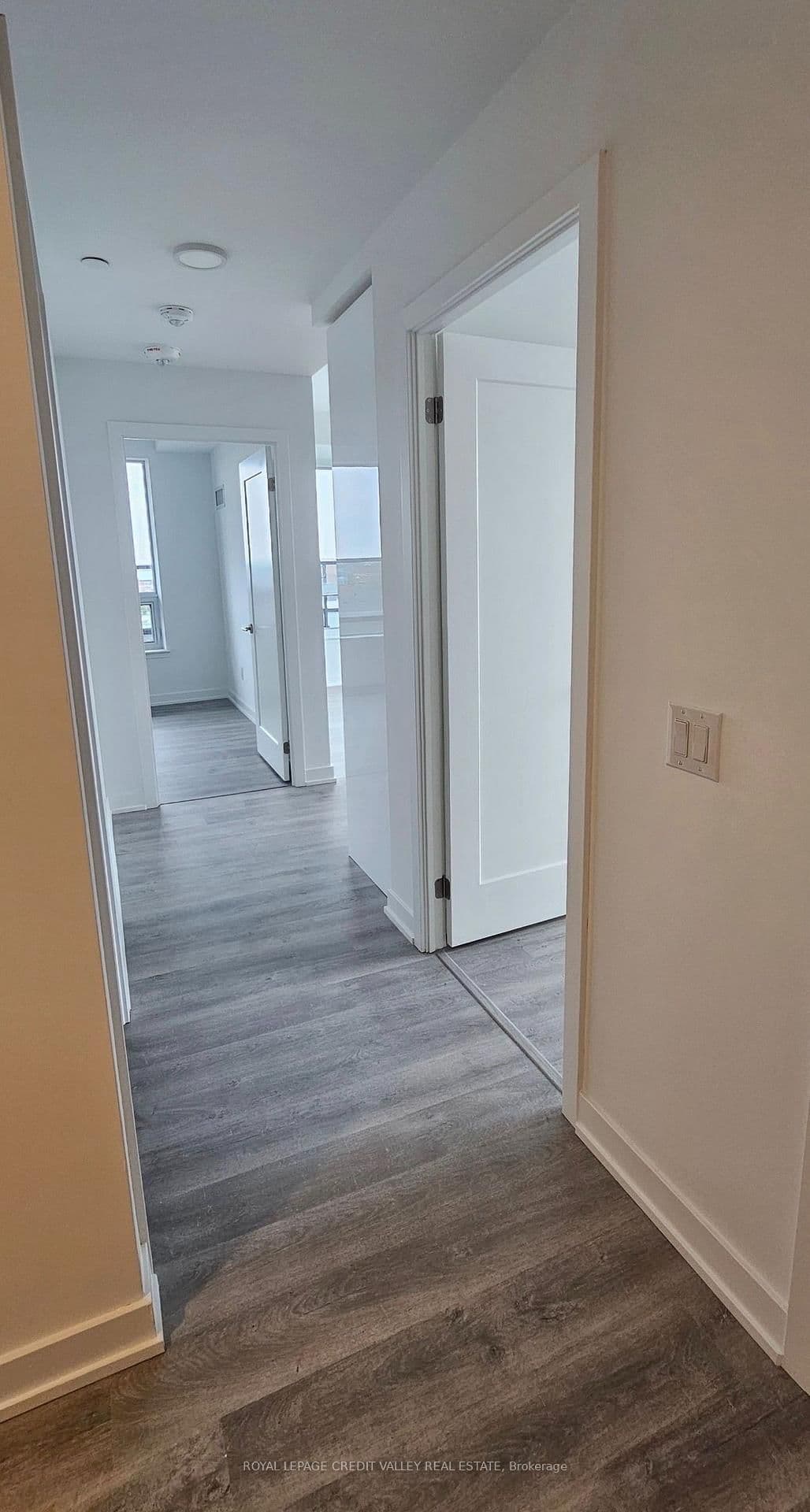 5105 Hurontario Street, Unit 529 thumbnail 8