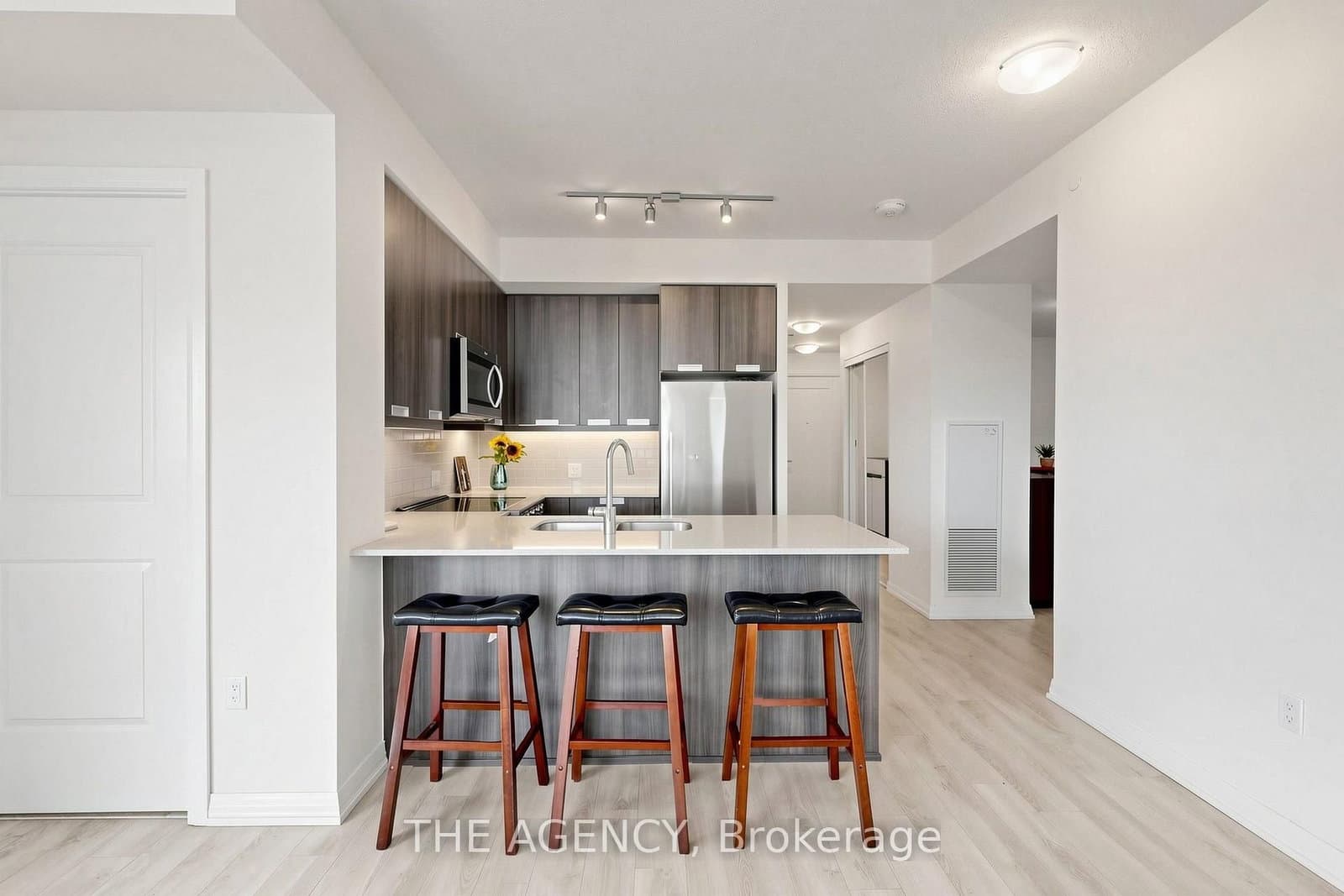 65 Watergarden Drive, Unit 1404 thumbnail 16