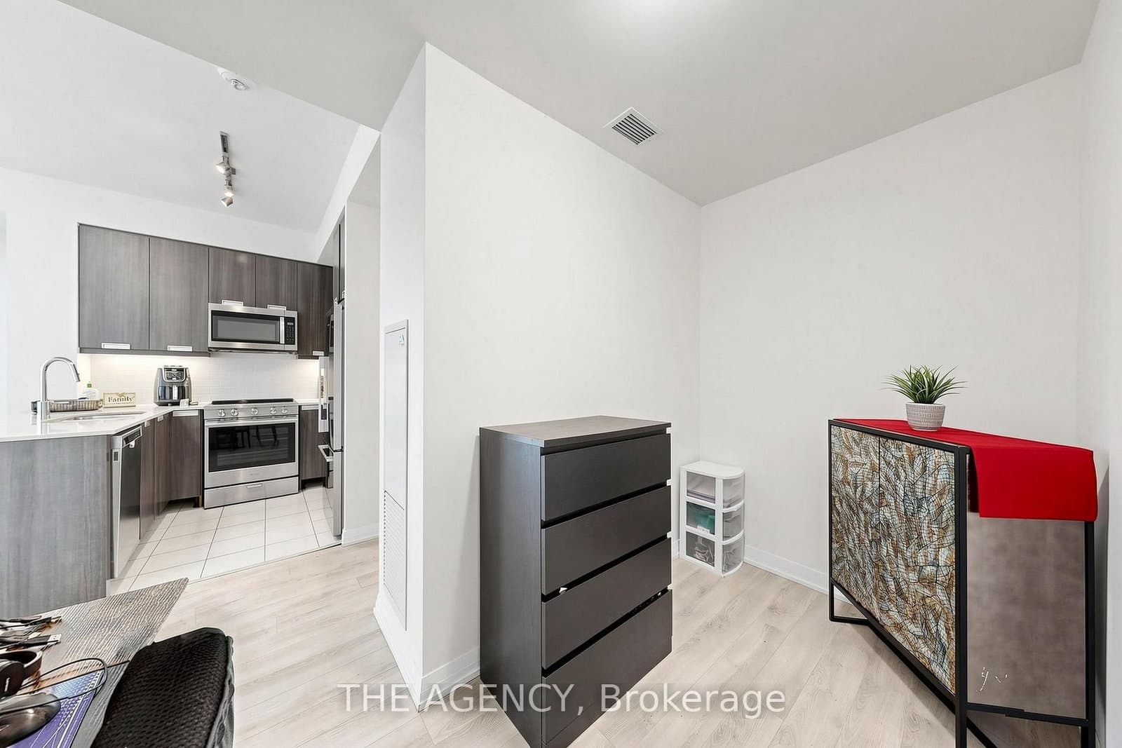 65 Watergarden Drive, Unit 1404 thumbnail 22