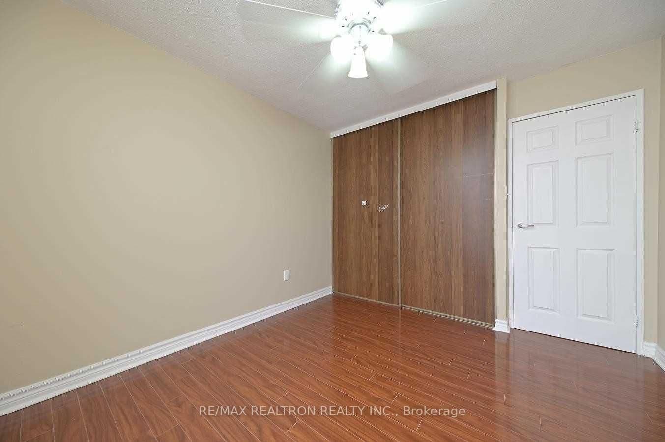 21 Knightsbridge Road, Unit 1201 thumbnail 19