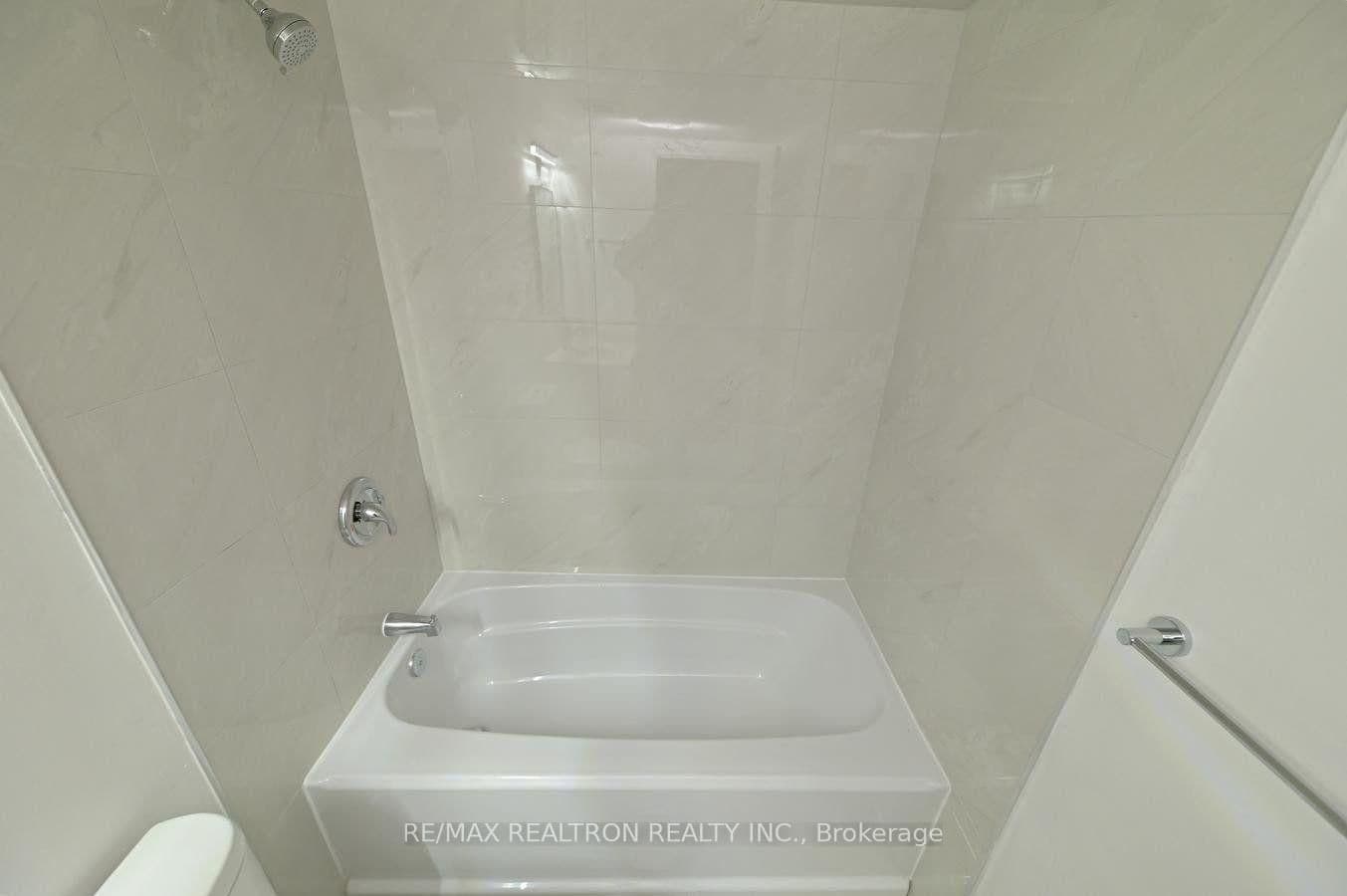 21 Knightsbridge Road, Unit 1201 thumbnail 22