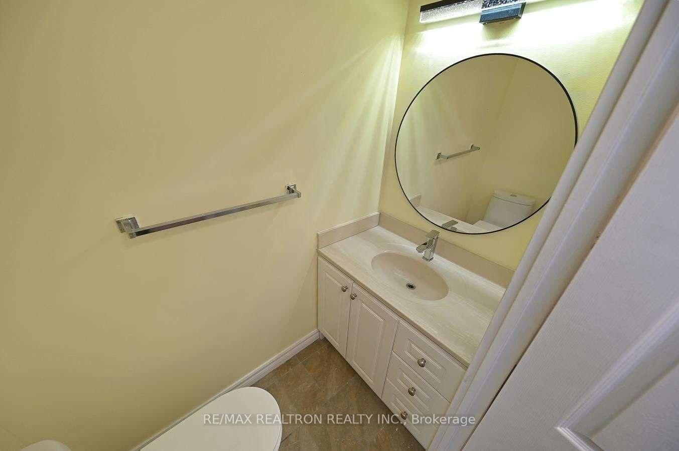 21 Knightsbridge Road, Unit 1201 thumbnail 23