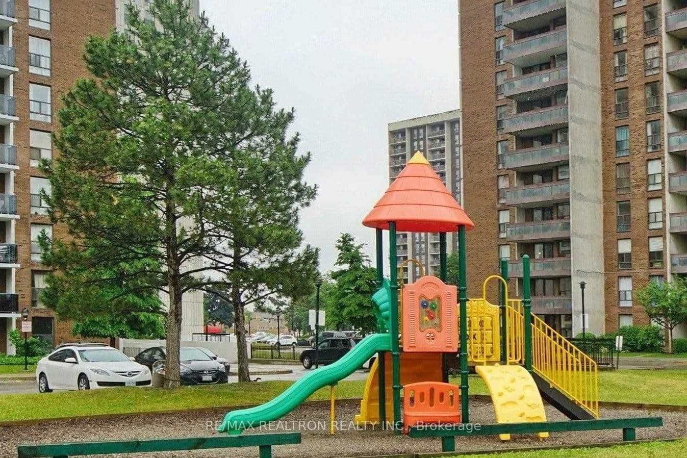 21 Knightsbridge Road, Unit 1201 thumbnail 26