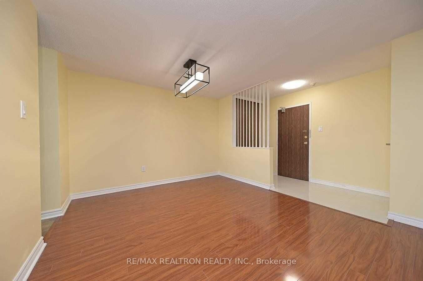 21 Knightsbridge Road, Unit 1201 thumbnail 6