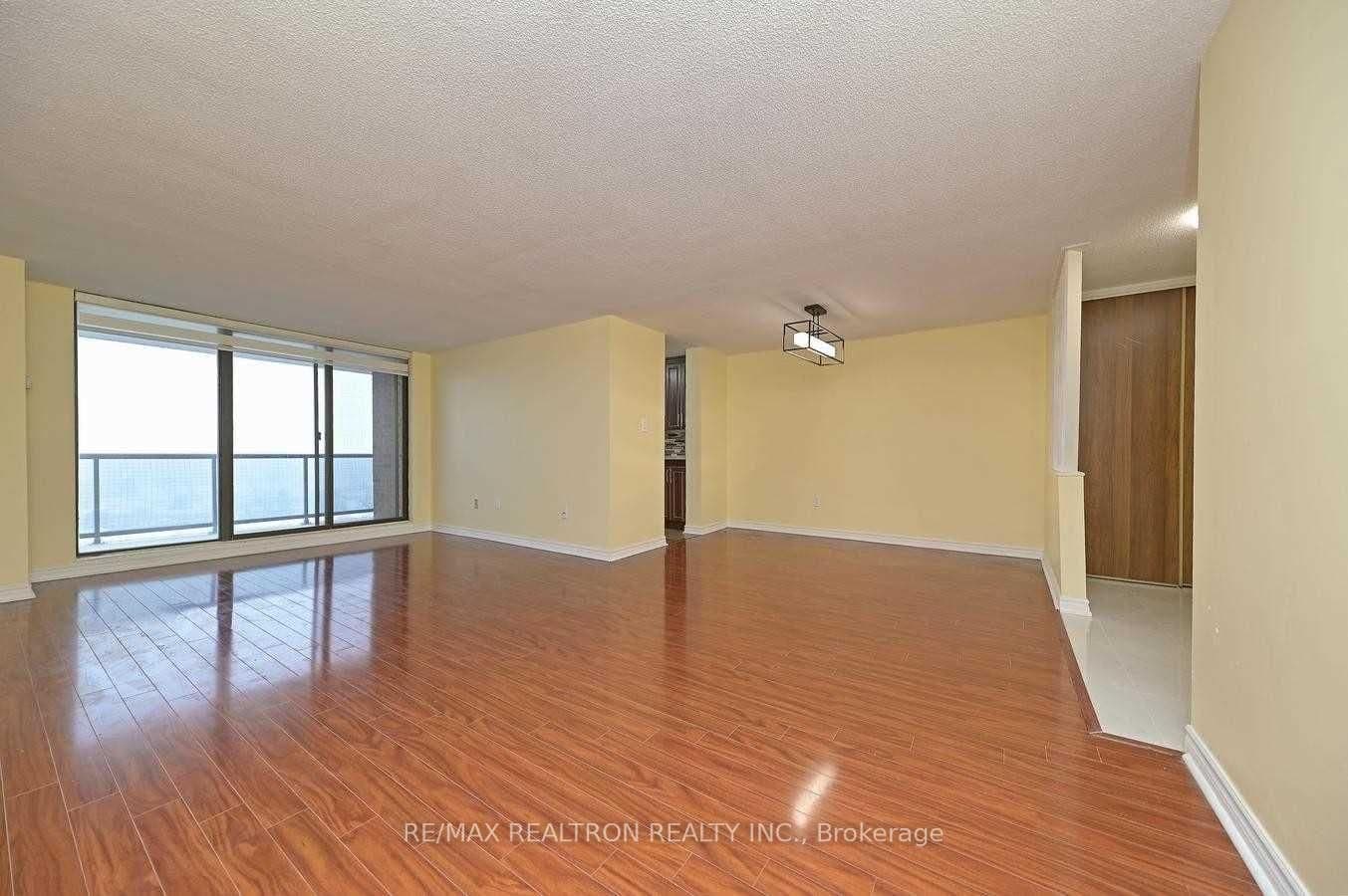 21 Knightsbridge Road, Unit 1201 thumbnail 7