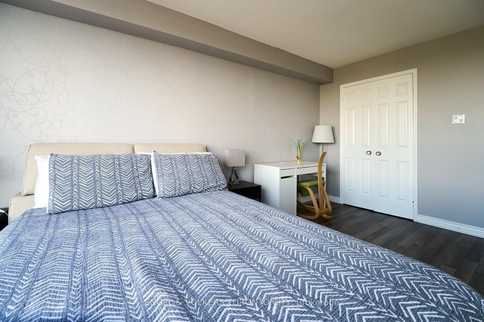 2285 Lake Shore Boulevard W, Unit 1204 thumbnail 13