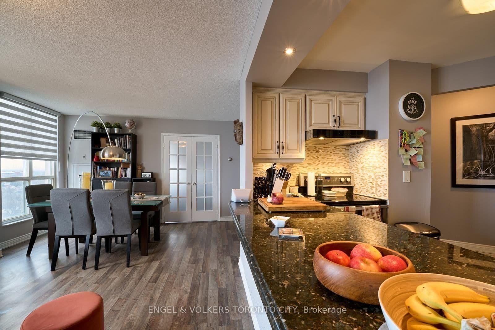 2285 Lake Shore Boulevard W, Unit 1204 thumbnail 18