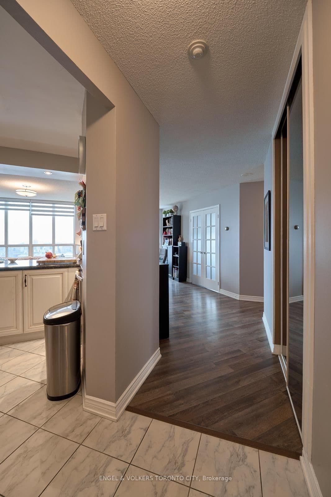 2285 Lake Shore Boulevard W, Unit 1204 thumbnail 28