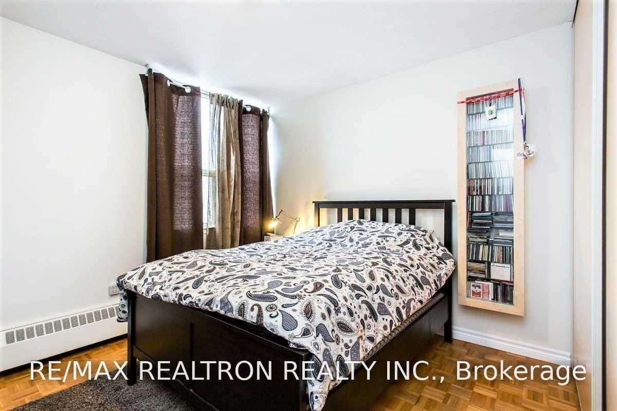 155 Marlee Avenue, Unit 1201 thumbnail 12