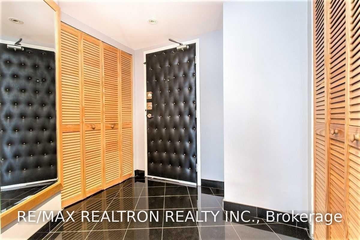 155 Marlee Avenue, Unit 1201 thumbnail 16