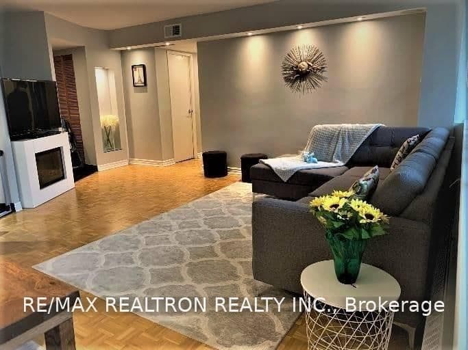 155 Marlee Avenue, Unit 1201 thumbnail 6