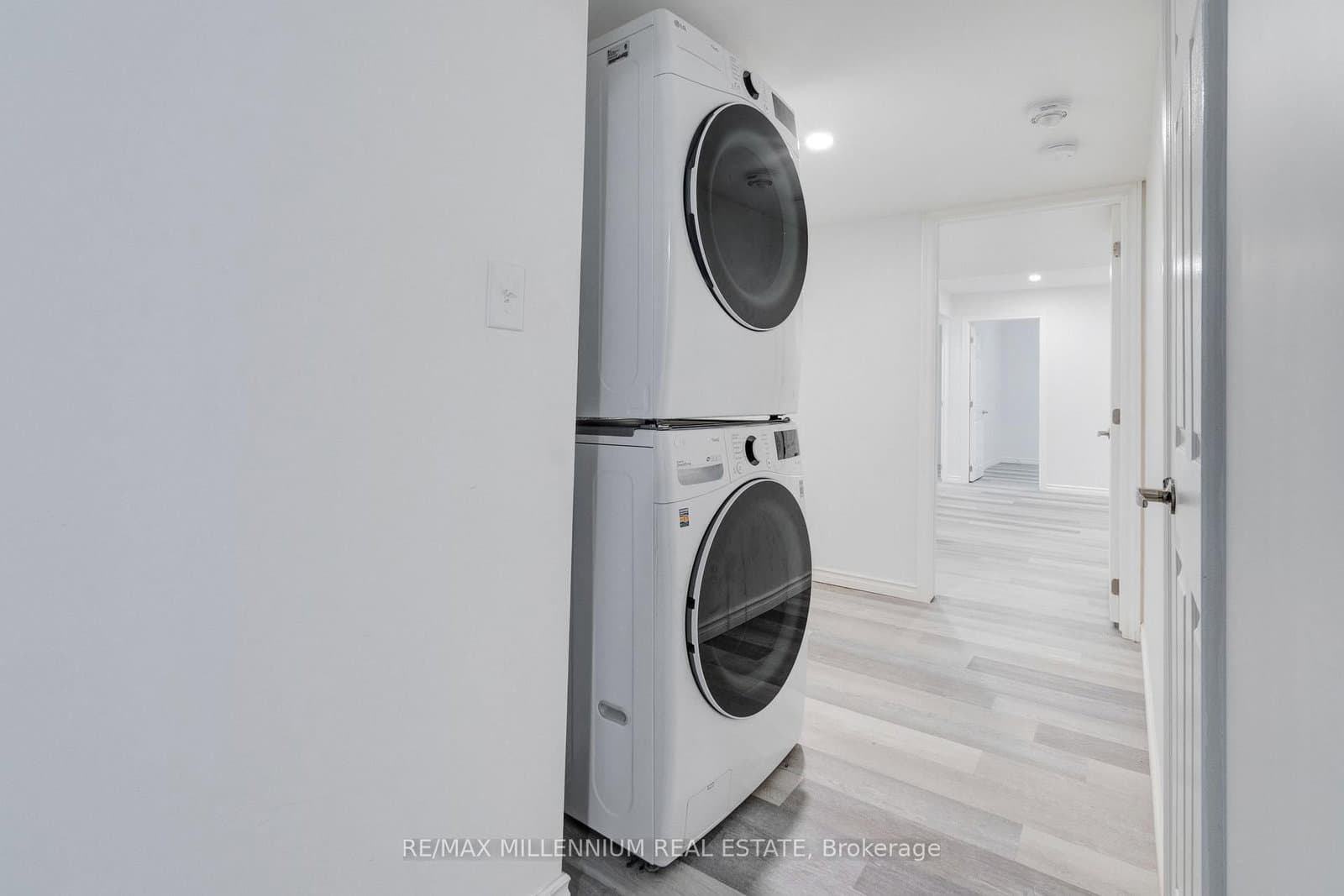 481 Bessborough Drive thumbnail 10