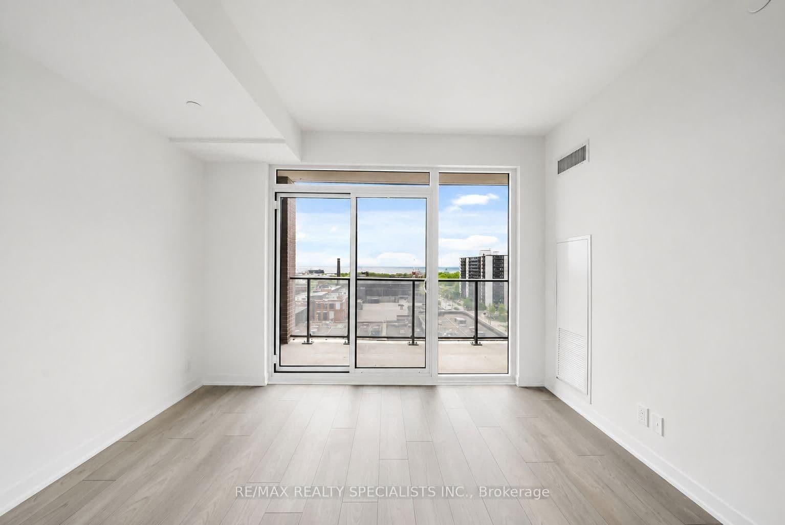285 Dufferin Street, Unit 817 thumbnail 12