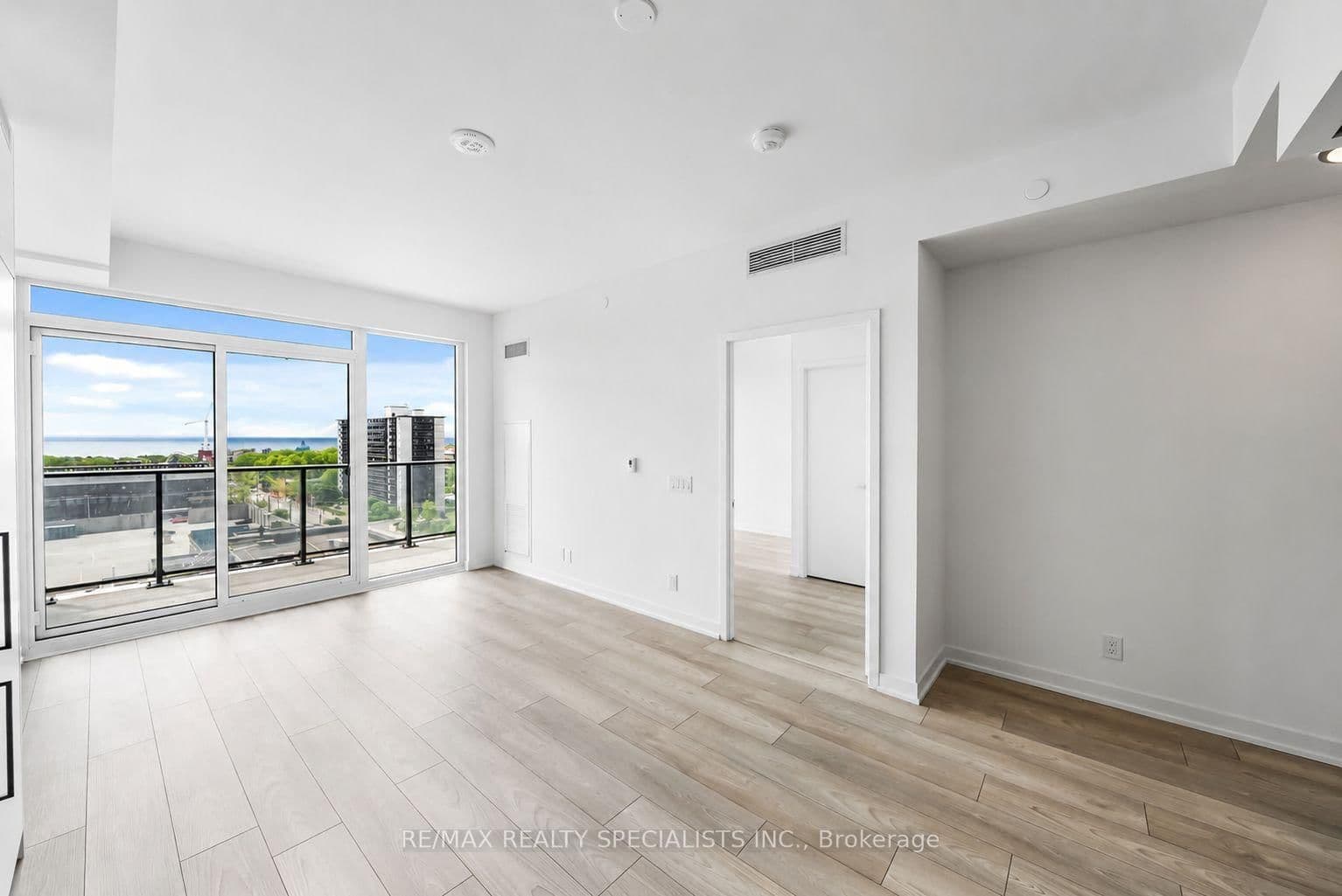285 Dufferin Street, Unit 817 thumbnail 14