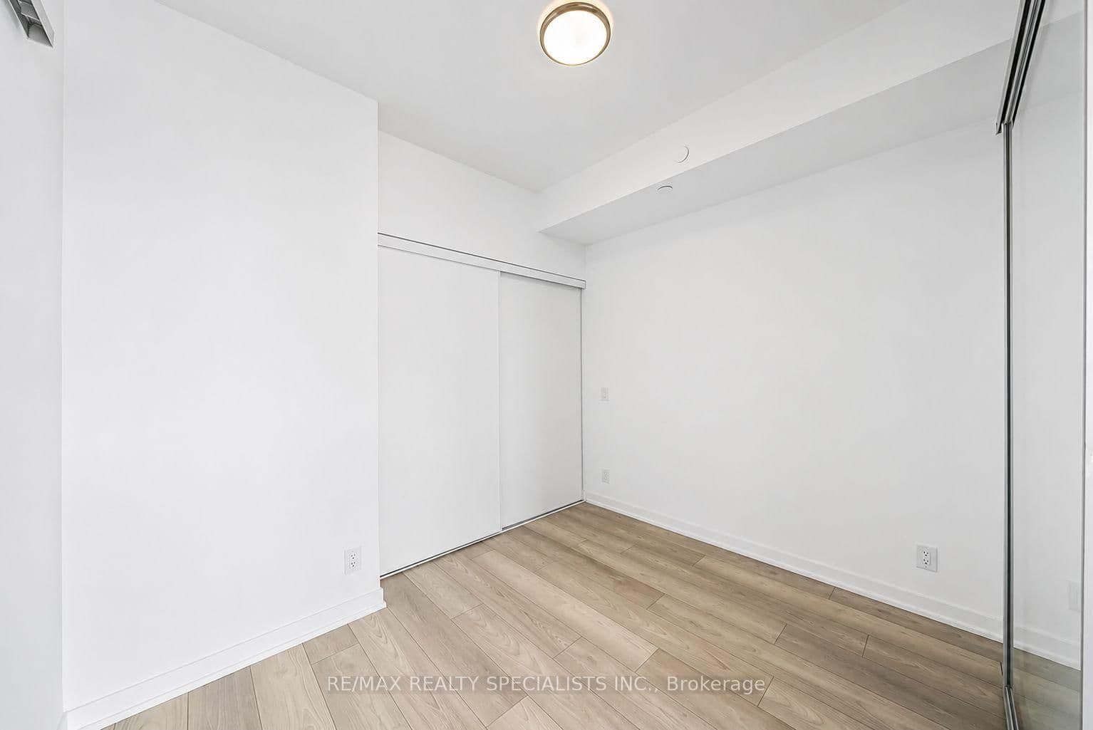 285 Dufferin Street, Unit 817 thumbnail 21
