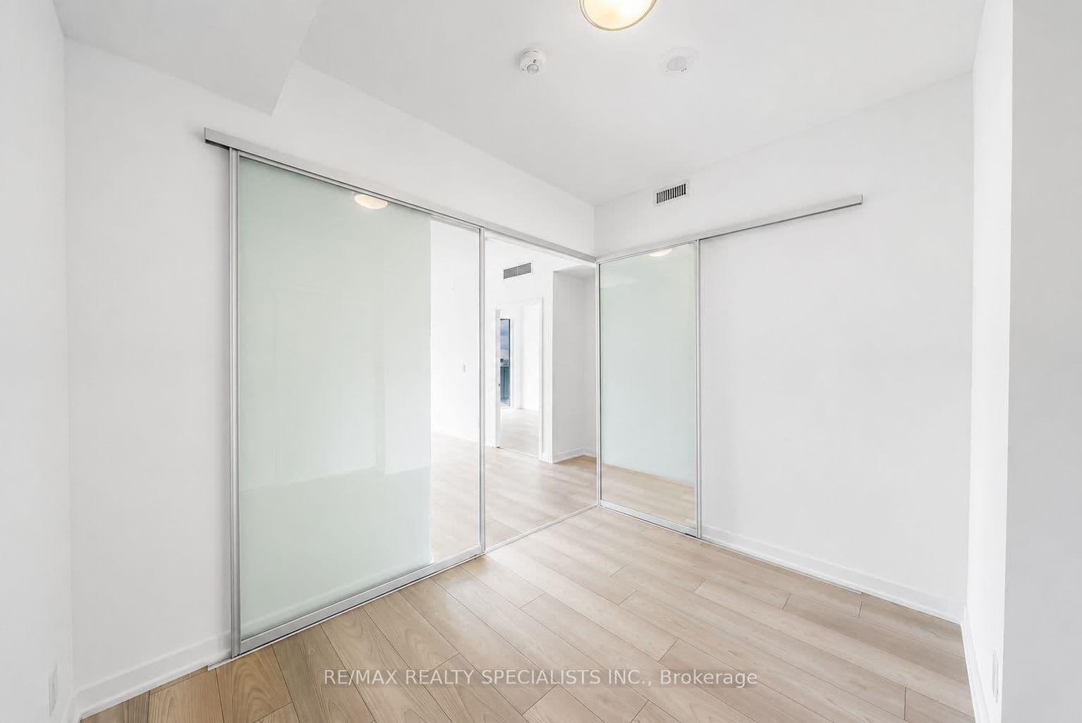 285 Dufferin Street, Unit 817 thumbnail 22