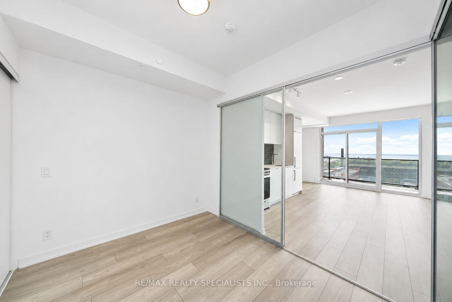 285 Dufferin Street, Unit 817 thumbnail 23