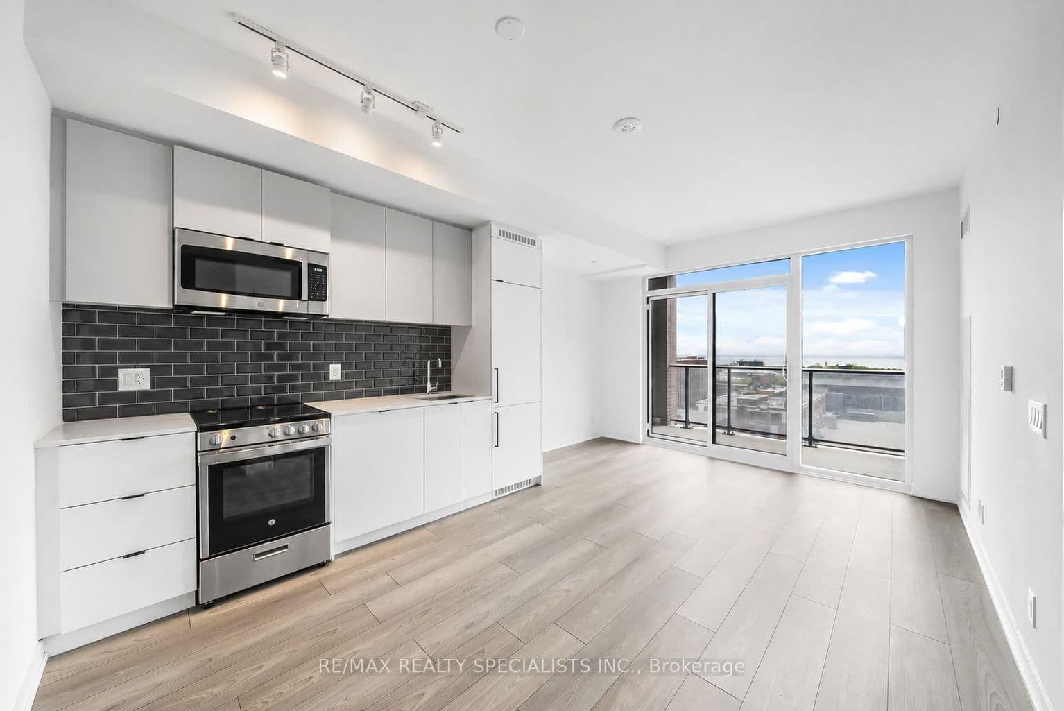 285 Dufferin Street, Unit 817 thumbnail 7
