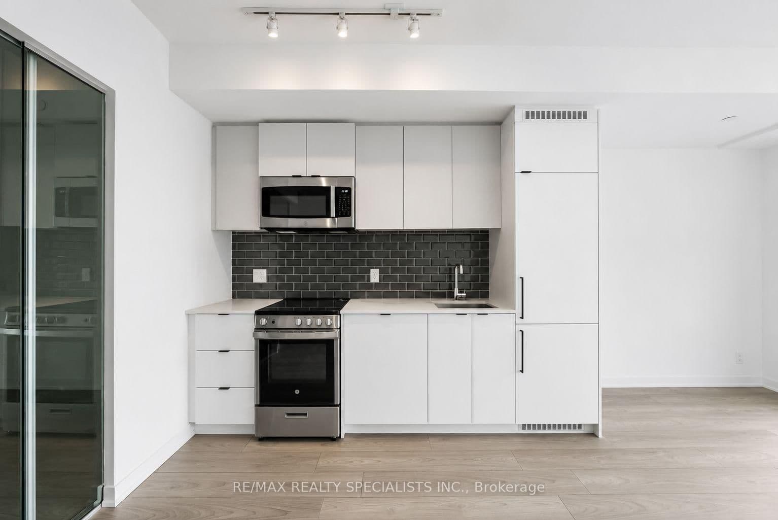 285 Dufferin Street, Unit 817 thumbnail 9
