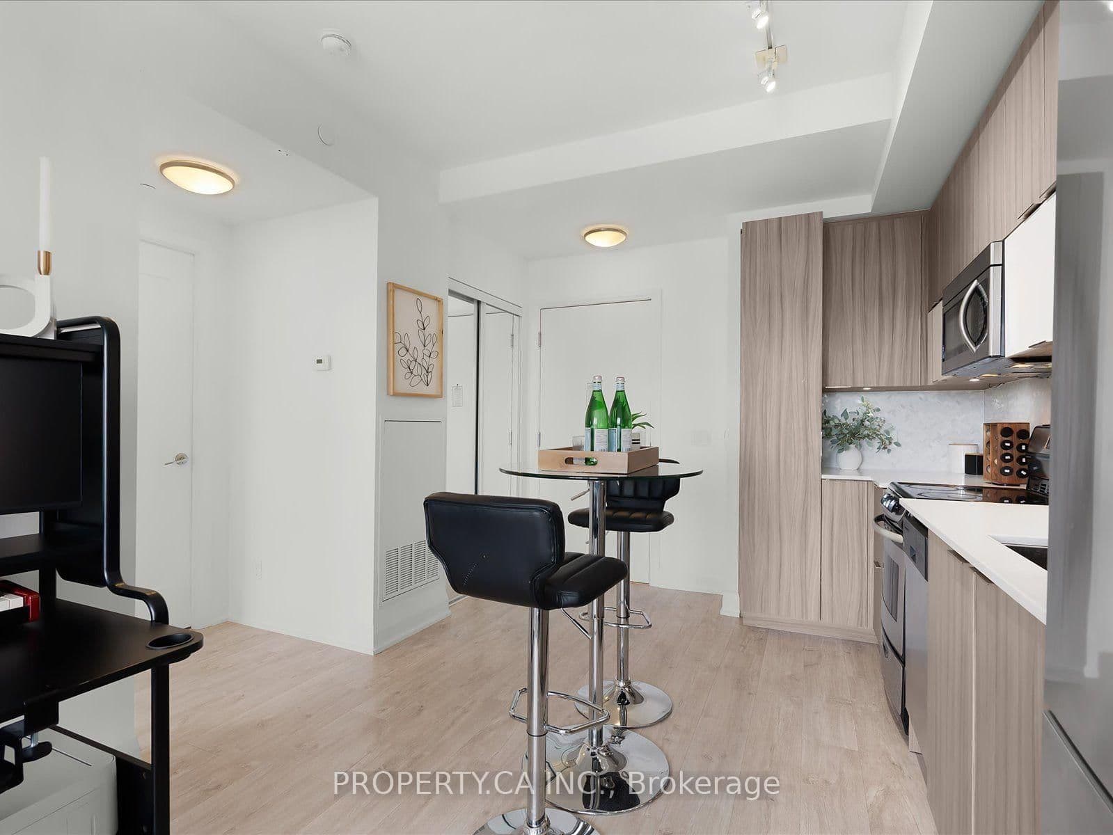 56 Annie Craig Drive, Unit 1906 thumbnail 7